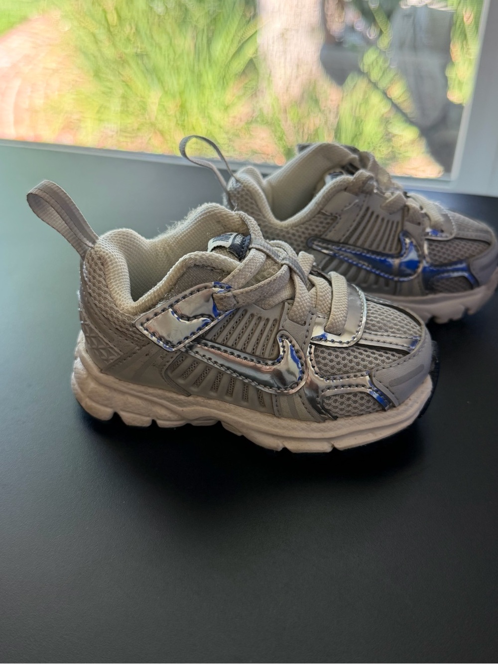 Toddler Nike Gray Sneakers with Metallic Accents